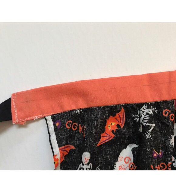 Vintage Halloween Kitchen or Crafting Apron - Picture 4 of 5